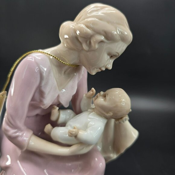 Porcelain Figurine Mother Holding Baby In Pink Dress Valencia NWT JJ3904 - Picture 2 of 12